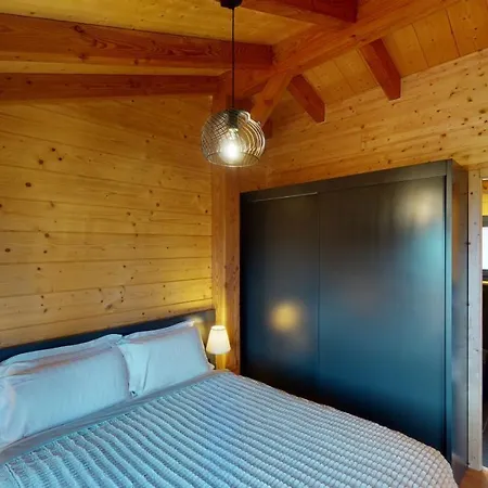 Woodland Village Aparthotel 3*